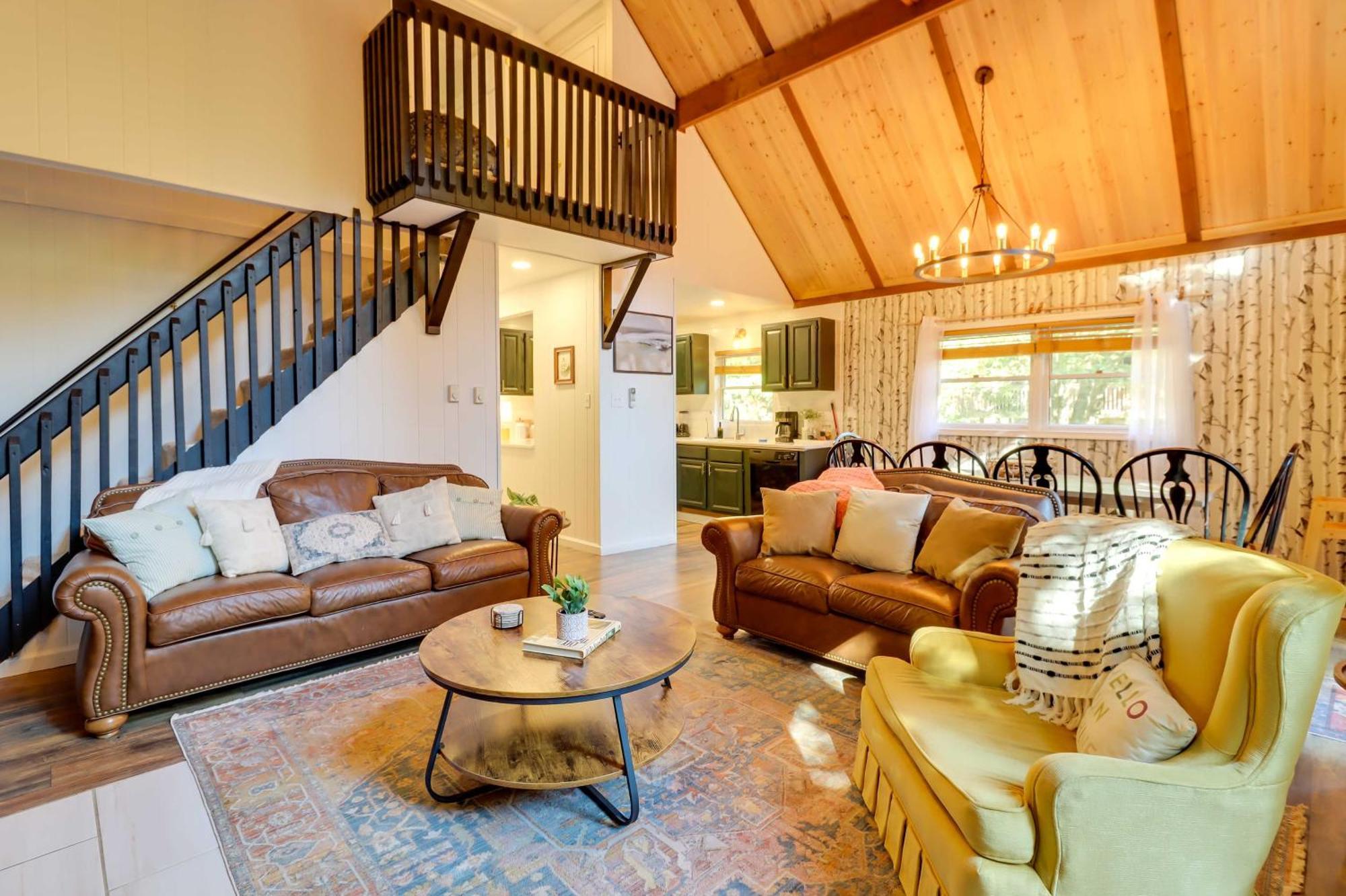 Poconos Ski Retreat With Sauna, Hot Tub, And Game Room Лейк-Хармони Экстерьер фото